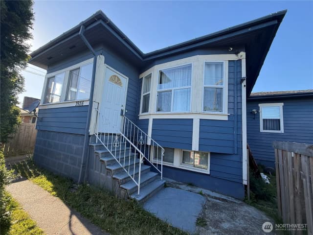 Property photo for 3926 S Warsaw Street, Seattle photo 2
