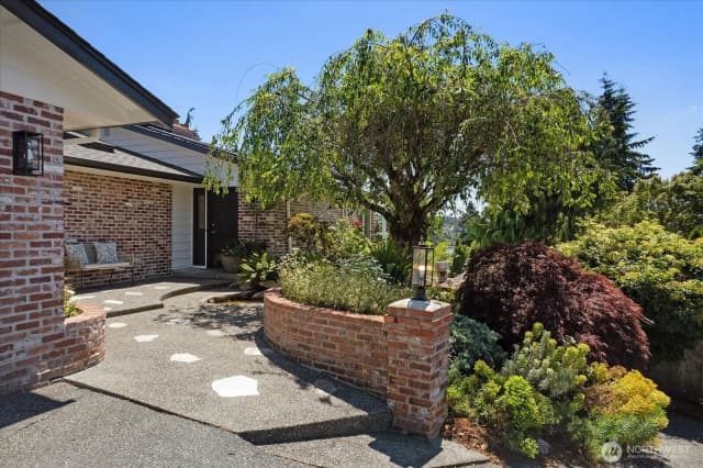 Property photo for 18226 62nd Avenue Ne, Kenmore photo 3