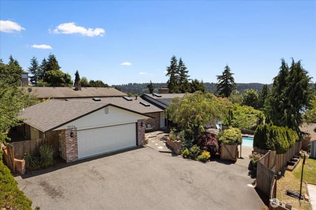 Property photo for 18226 62nd Avenue Ne, Kenmore photo 2
