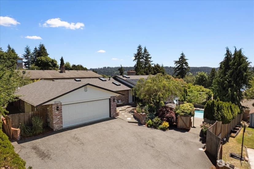 Property photo for 18226 62nd Avenue Ne, Kenmore photo 2
