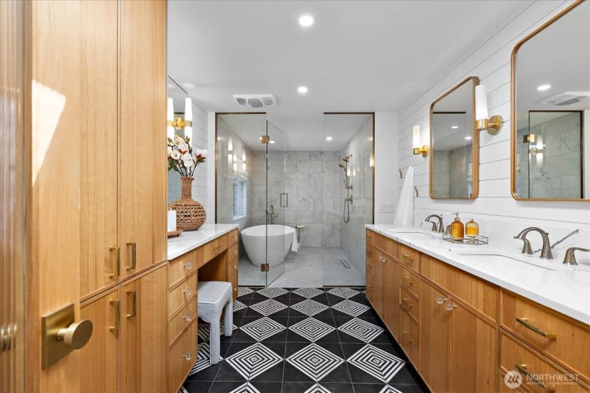 Property photo for 18226 62nd Avenue Ne, Kenmore photo 22