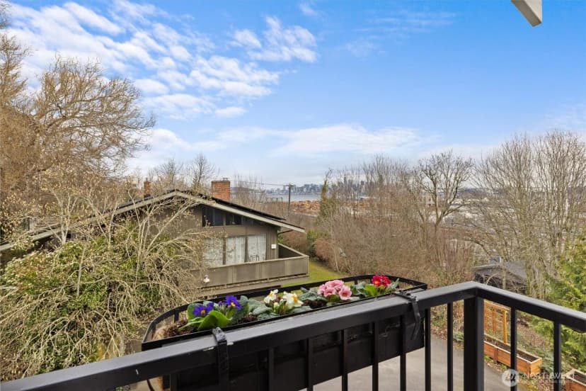 Property photo for 3414 33rd Avenue Sw, Seattle photo 11