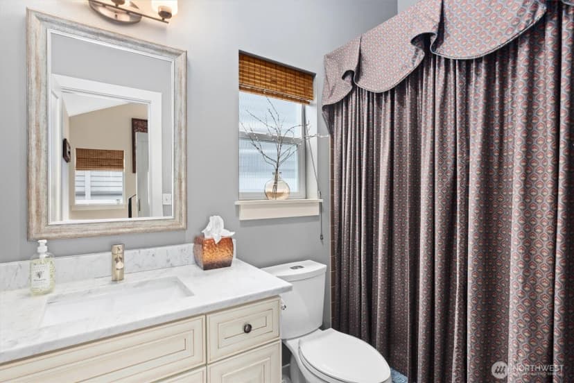Property photo for 3414 33rd Avenue Sw, Seattle photo 20