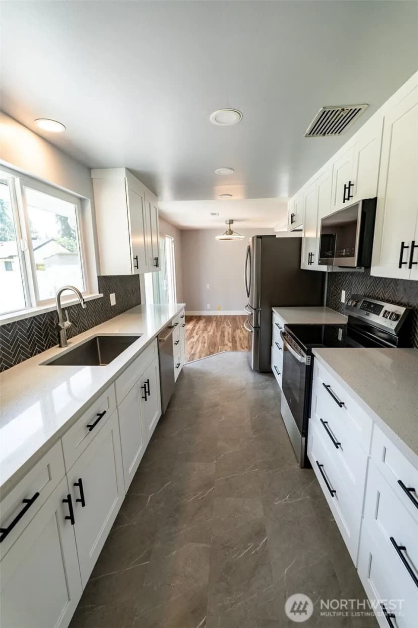 Property photo for 3 Fir Glen Drive Sw, Lakewood photo 9