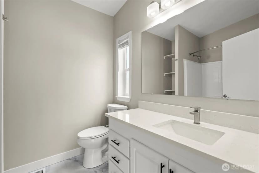 Property photo for 1112 Long Road #5, Centralia photo 8