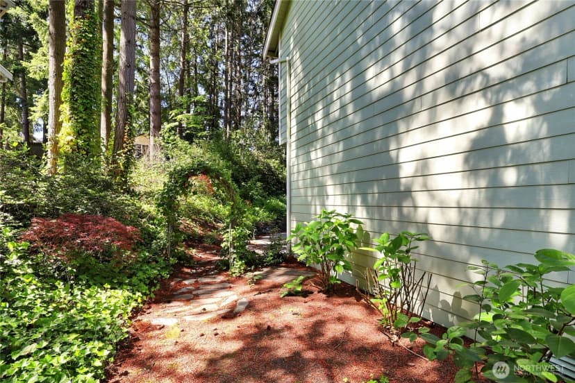 Property photo for 10715 Hillsboro Drive Nw, Silverdale photo 35