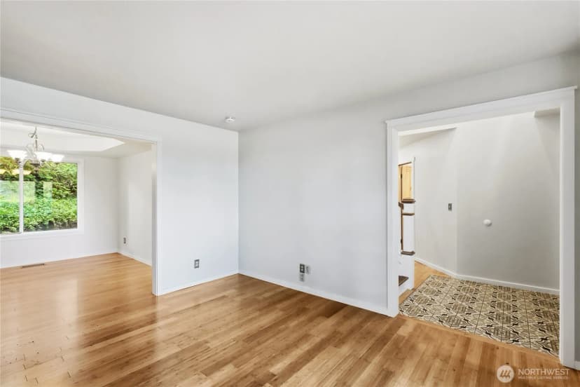 Property photo for 10715 Hillsboro Drive Nw, Silverdale photo 4