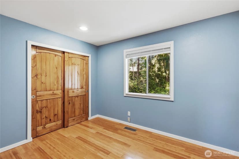 Property photo for 10715 Hillsboro Drive Nw, Silverdale photo 22