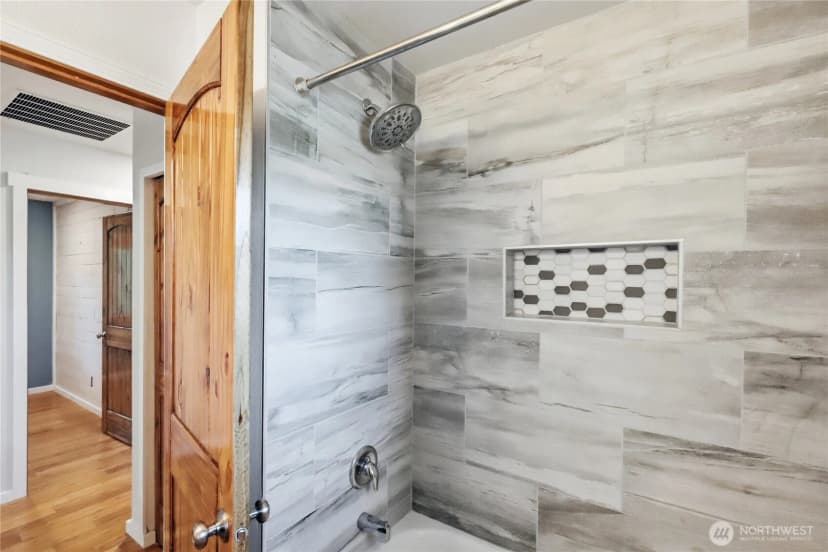 Property photo for 10715 Hillsboro Drive Nw, Silverdale photo 30