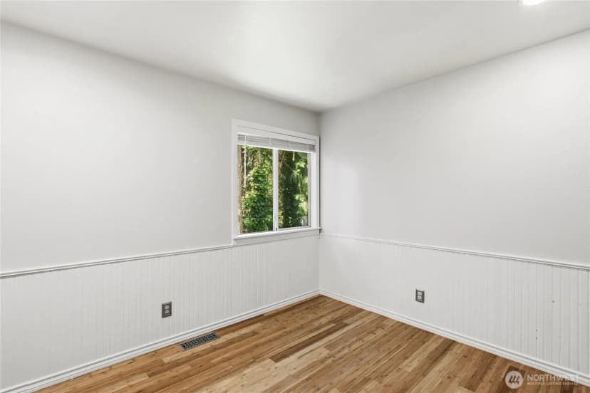 Property photo for 10715 Hillsboro Drive Nw, Silverdale photo 24