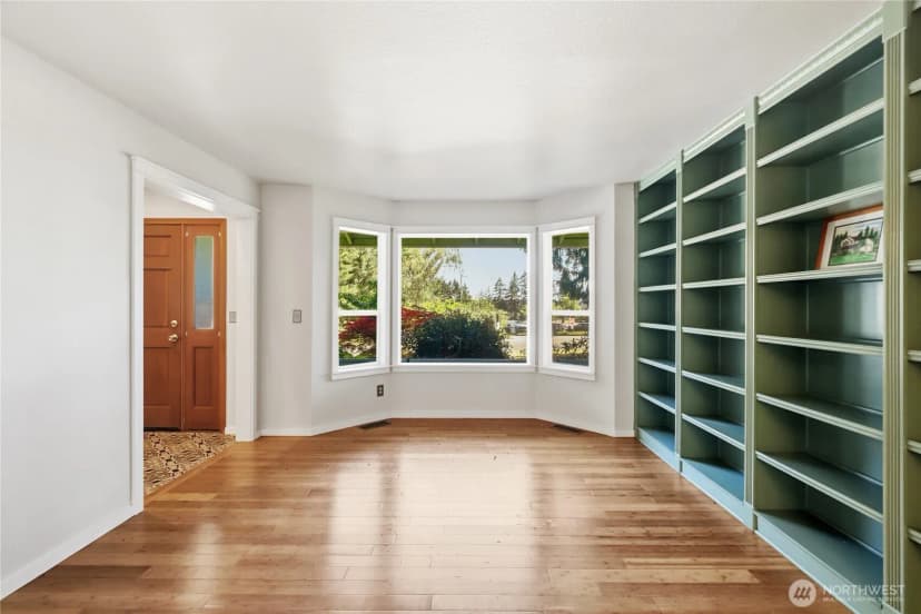 Property photo for 10715 Hillsboro Drive Nw, Silverdale photo 3