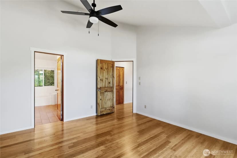Property photo for 10715 Hillsboro Drive Nw, Silverdale photo 18
