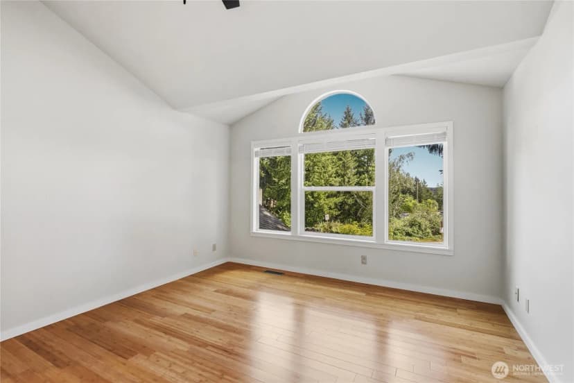 Property photo for 10715 Hillsboro Drive Nw, Silverdale photo 17