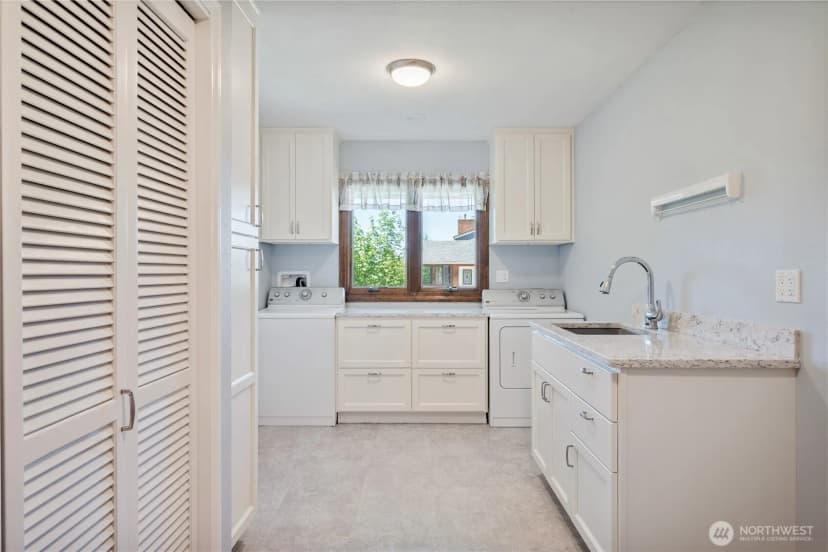 Property photo for 18 Island View Lane, Cathlamet photo 19