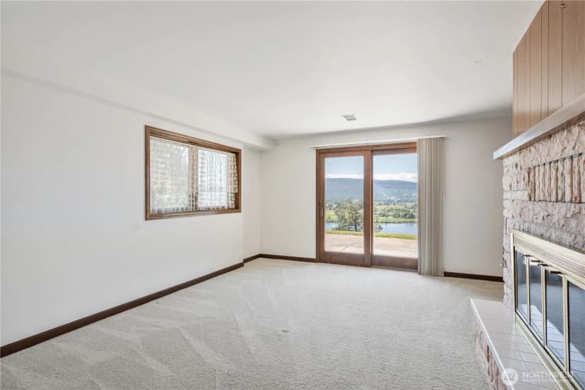 Property photo for 18 Island View Lane, Cathlamet photo 25