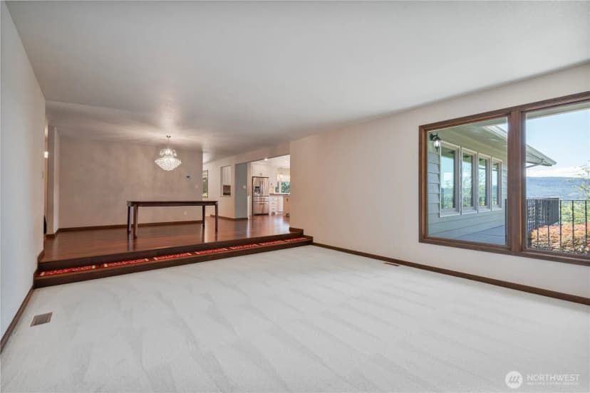 Property photo for 18 Island View Lane, Cathlamet photo 12