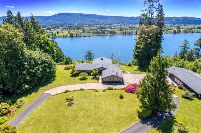 Property photo for 18 Island View Lane, Cathlamet photo 2