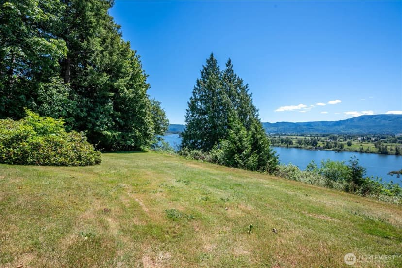 Property photo for 18 Island View Lane, Cathlamet photo 31