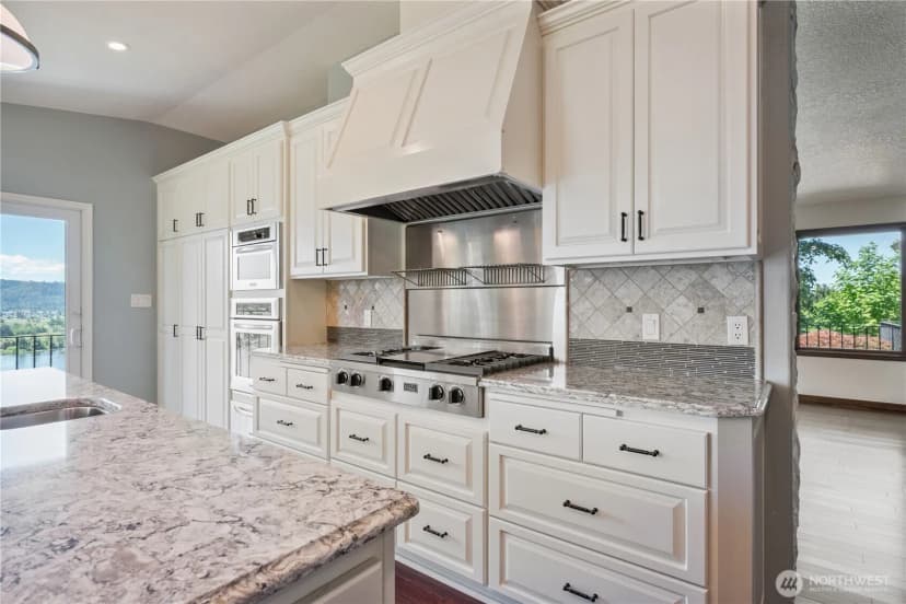 Property photo for 18 Island View Lane, Cathlamet photo 8