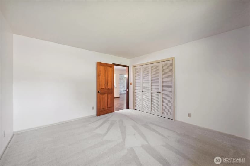 Property photo for 18 Island View Lane, Cathlamet photo 18