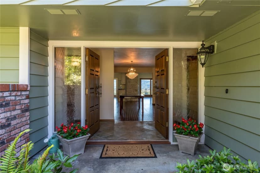 Property photo for 18 Island View Lane, Cathlamet photo 4