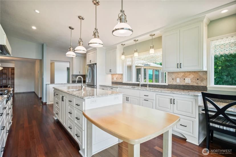 Property photo for 18 Island View Lane, Cathlamet photo 10