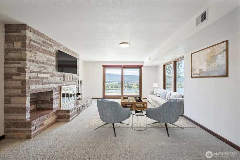 Property photo for 18 Island View Lane, Cathlamet photo 21