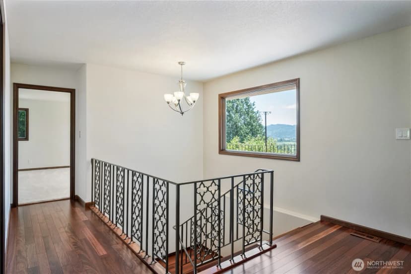 Property photo for 18 Island View Lane, Cathlamet photo 20