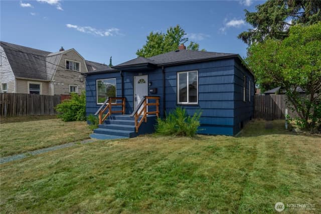 Property photo for 1425 S 52nd Street, Tacoma photo 2