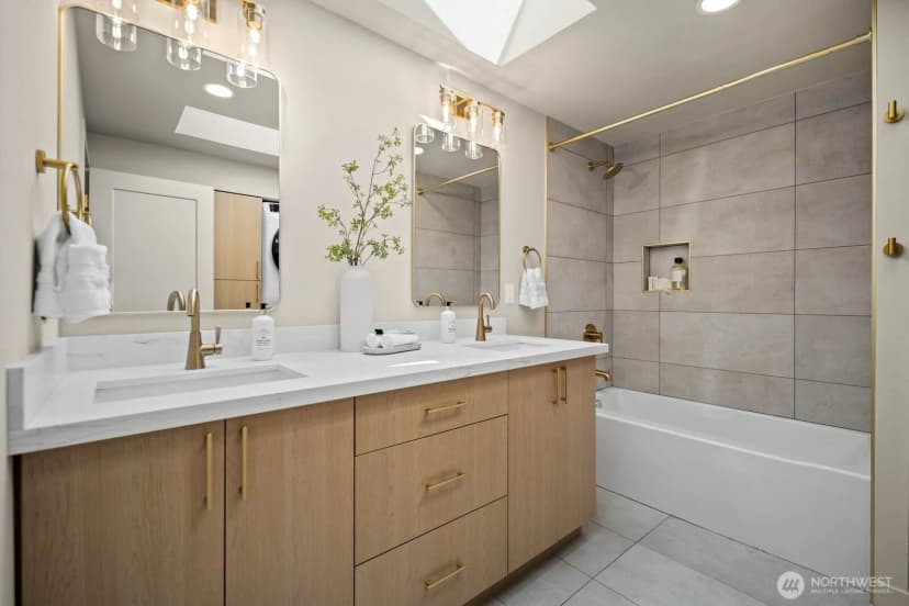 Property photo for 18909 46th Ave S, Sea Tac photo 18