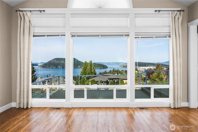 Property photo for 4116 Marine Heights Way, Anacortes photo 8