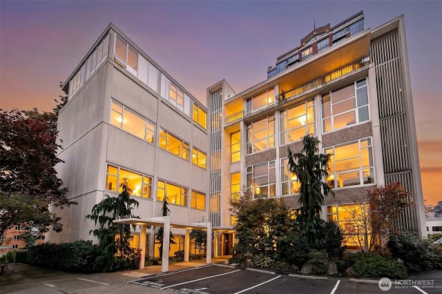 Property photo for 1000 Union Street #205, Seattle photo 5