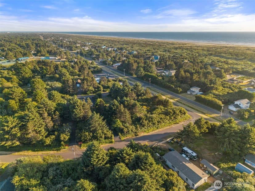 Property photo for 193 N Narwhal Loop Nw, Ocean Shores photo 14