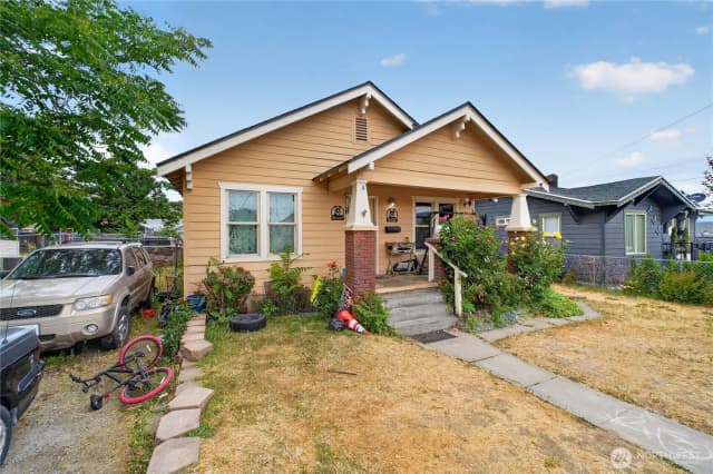 Property photo for 1002 Methow Street, Wenatchee photo 2
