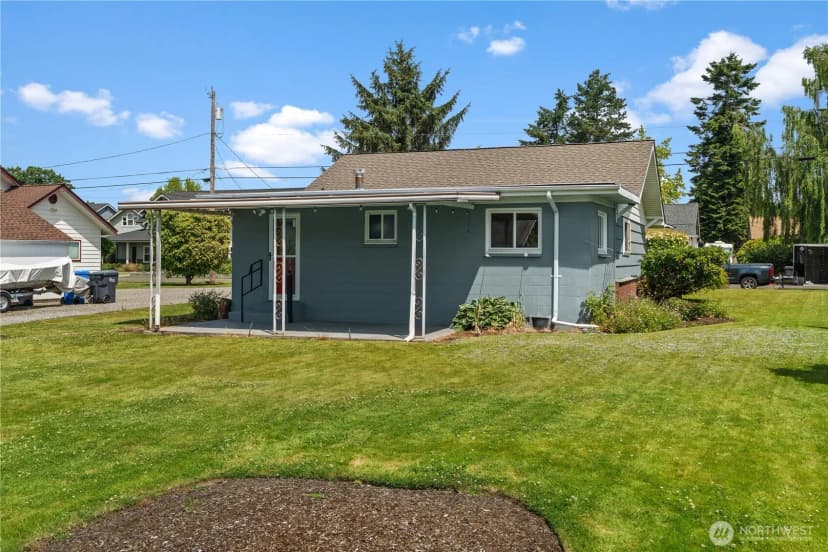 Property photo for 926 6th Avenue Sw, Puyallup photo 28