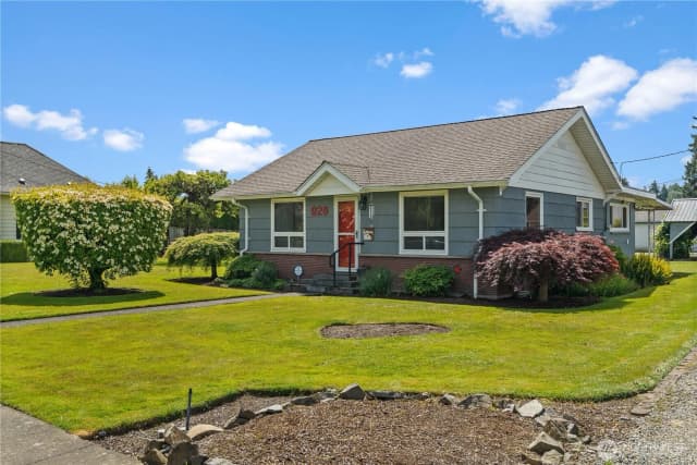 Property photo for 926 6th Avenue Sw, Puyallup photo 2