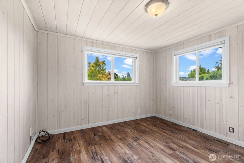 Property photo for 926 6th Avenue Sw, Puyallup photo 19