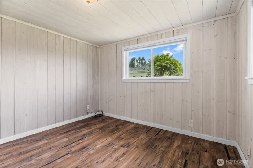 Property photo for 926 6th Avenue Sw, Puyallup photo 21