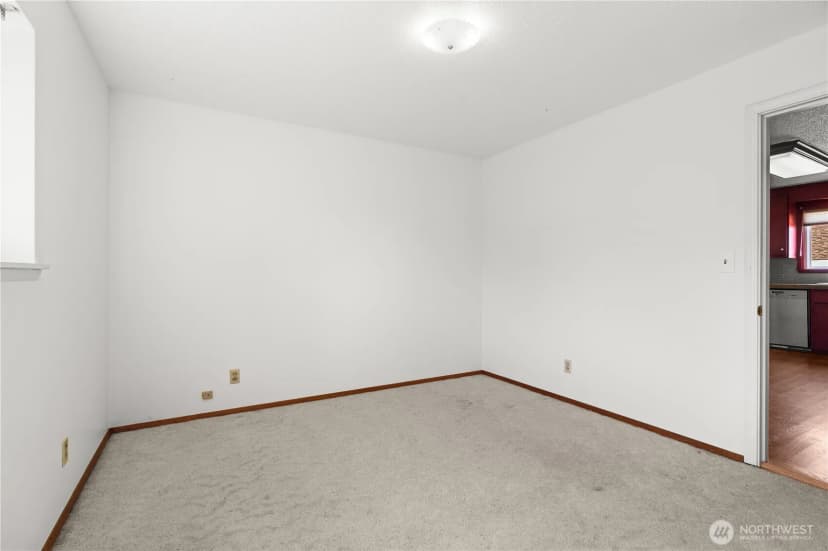Property photo for 926 6th Avenue Sw, Puyallup photo 16