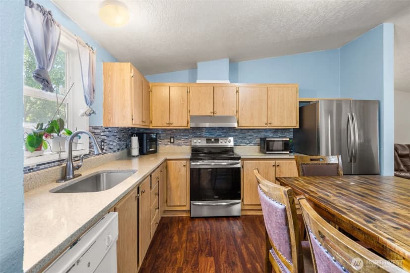 Property photo for 1024 Lincoln Avenue E, Tenino photo 11