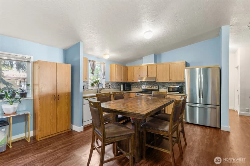 Property photo for 1024 Lincoln Avenue E, Tenino photo 9