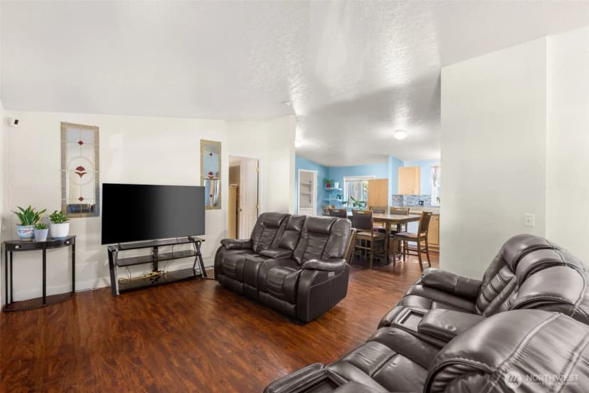 Property photo for 1024 Lincoln Avenue E, Tenino photo 6