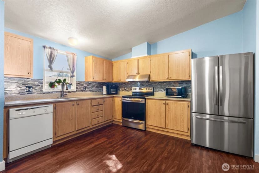 Property photo for 1024 Lincoln Avenue E, Tenino photo 12