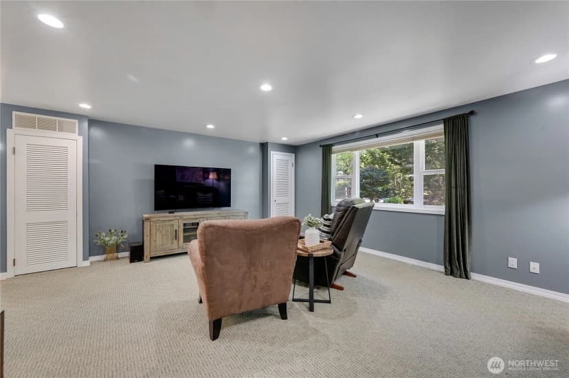 Property photo for 10157 Ne 200th Street, Bothell photo 14