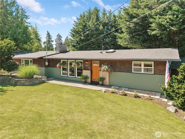 Property photo for 10157 Ne 200th Street, Bothell photo 2