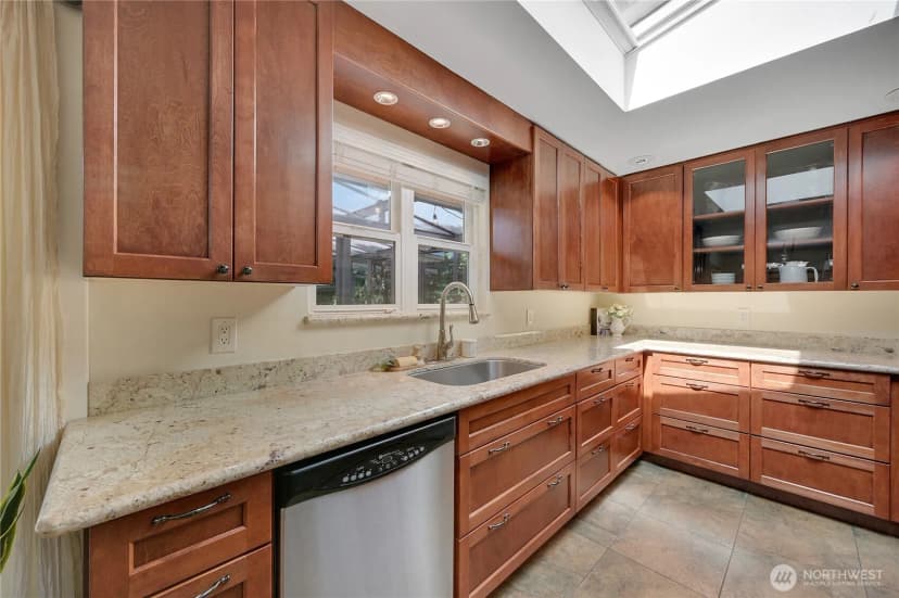 Property photo for 10157 Ne 200th Street, Bothell photo 7