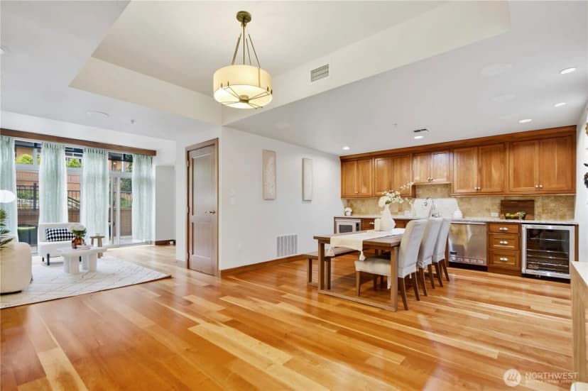Property photo for 10620 Ne 9th Place #th-6, Bellevue photo 6