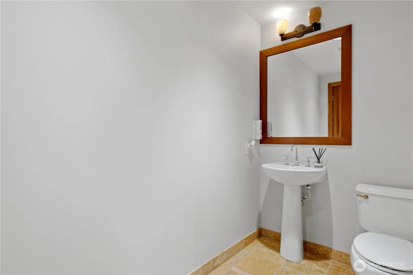 Property photo for 10620 Ne 9th Place #th-6, Bellevue photo 19