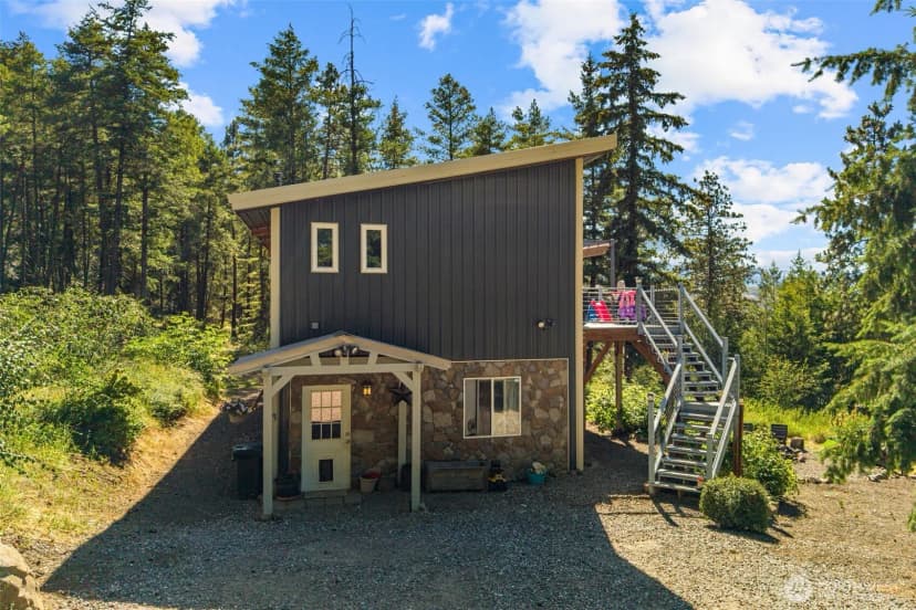 Property photo for 5579 Big Springs Ranch Road, Wenatchee photo 3