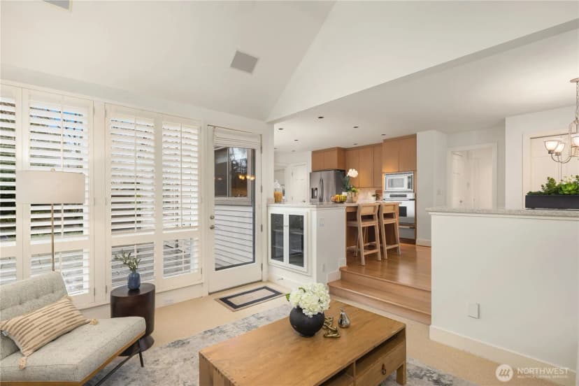 Property photo for 1716 Bellevue Way Ne, Bellevue photo 18